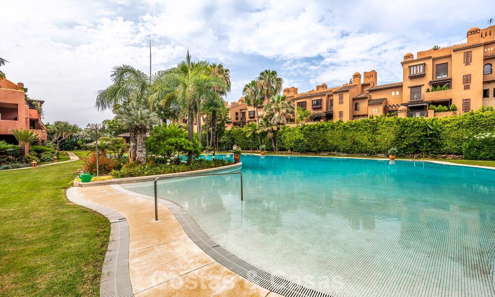Very spacious duplex penthouse with private pool for sale, beachside near Guadalmina Baja, Marbella - Estepona 783528