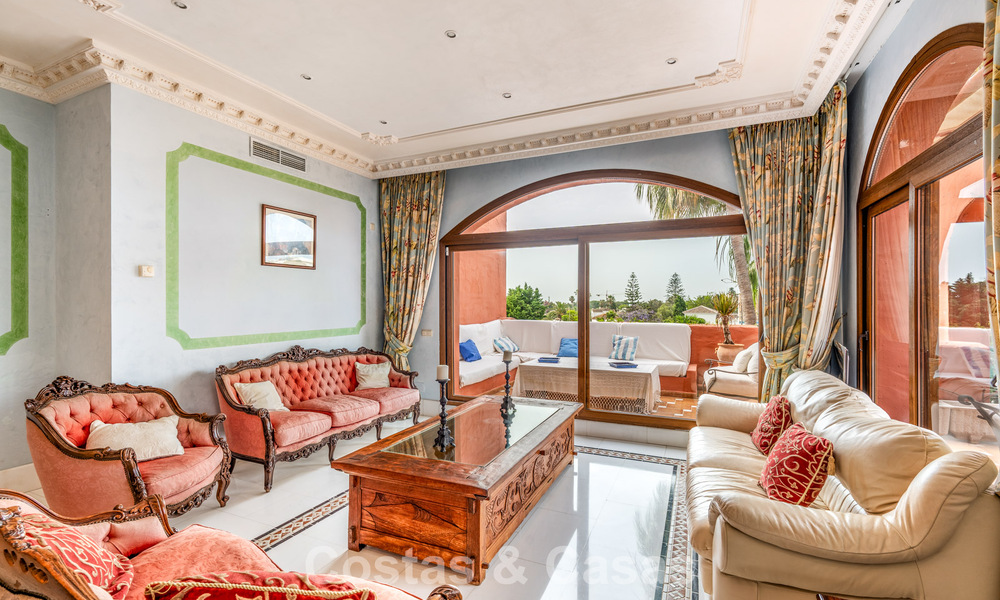 Very spacious duplex penthouse with private pool for sale, beachside near Guadalmina Baja, Marbella - Estepona 783535