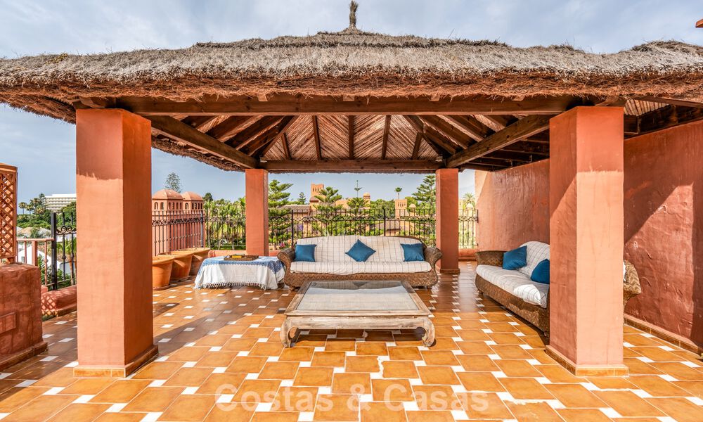 Very spacious duplex penthouse with private pool for sale, beachside near Guadalmina Baja, Marbella - Estepona 783542
