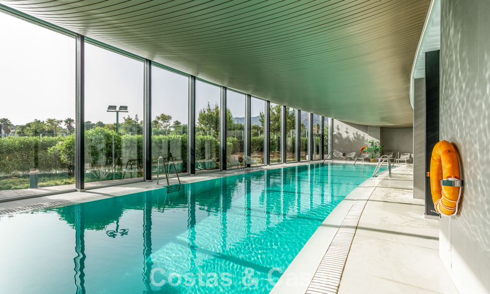 Modern 4 bedroom beachfront apartment for sale with sea views in Estepona, Costa del Sol 782671