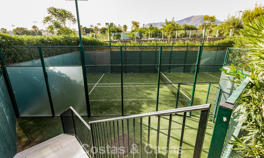 Modern 4 bedroom beachfront apartment for sale with sea views in Estepona, Costa del Sol 782672