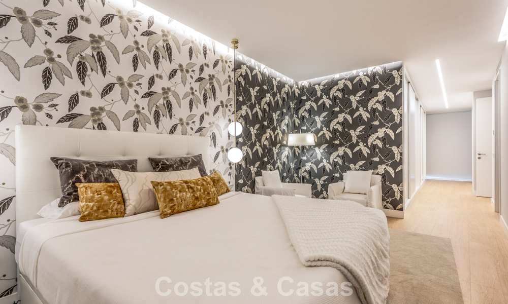 Modern 4 bedroom beachfront apartment for sale with sea views in Estepona, Costa del Sol 782675