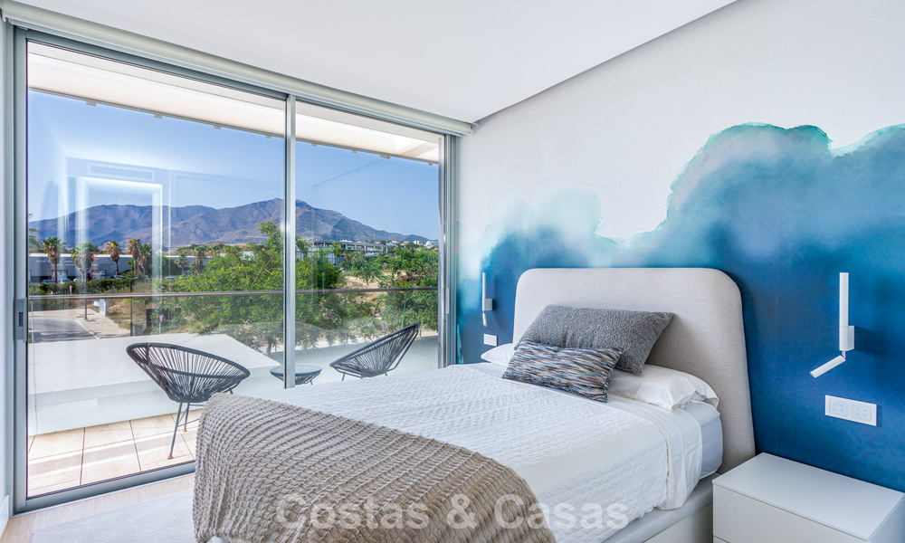Modern 4 bedroom beachfront apartment for sale with sea views in Estepona, Costa del Sol 782687