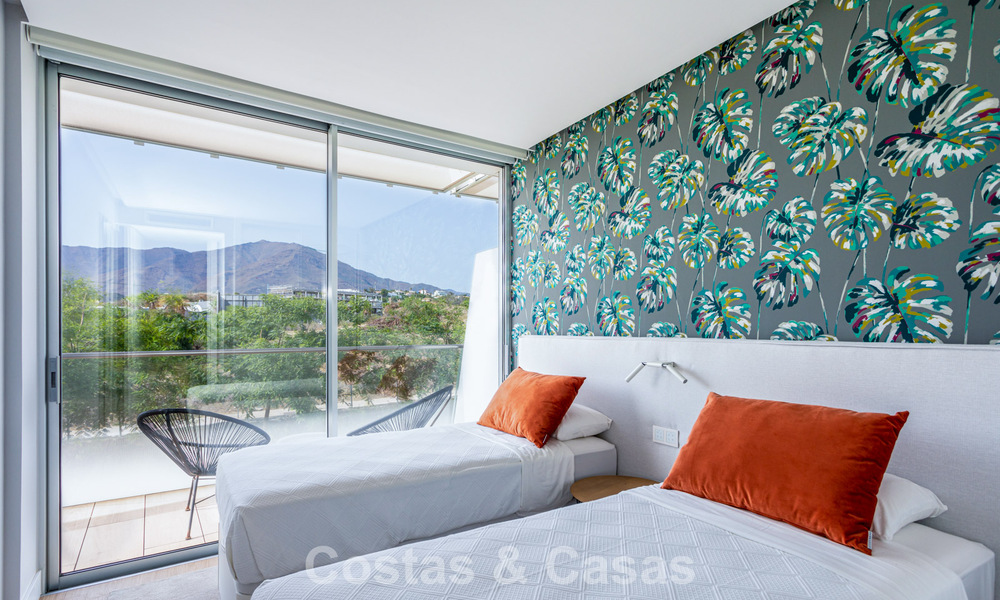 Modern 4 bedroom beachfront apartment for sale with sea views in Estepona, Costa del Sol 782689