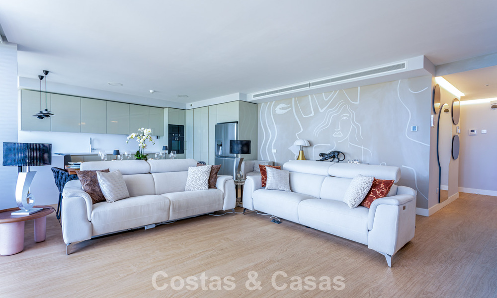 Modern 4 bedroom beachfront apartment for sale with sea views in Estepona, Costa del Sol 782690