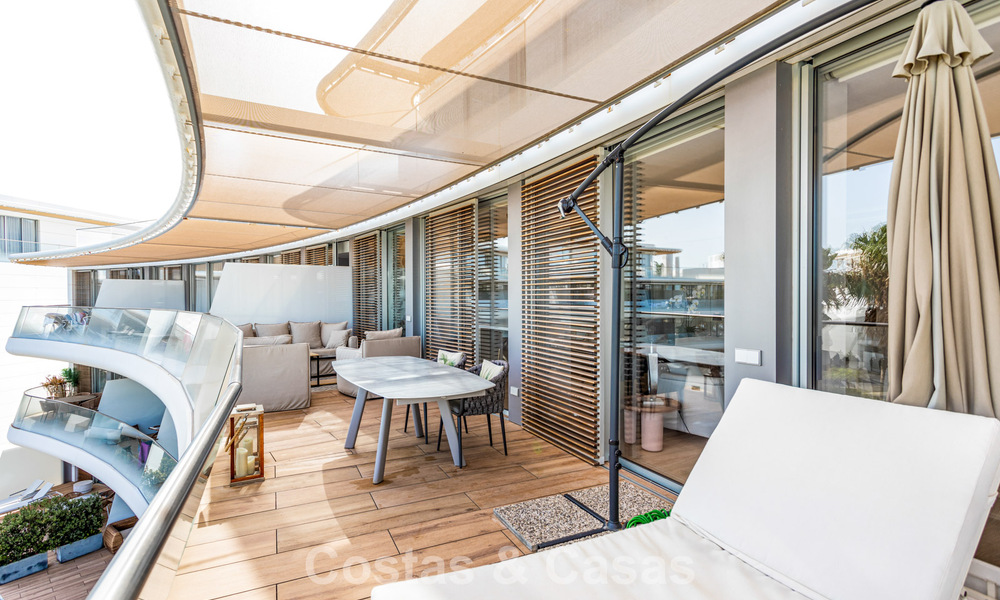 Modern 4 bedroom beachfront apartment for sale with sea views in Estepona, Costa del Sol 782694