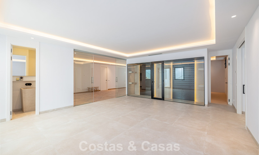 Contemporary villa for sale within walking distance of the beach and amenities in Marbella city 783515