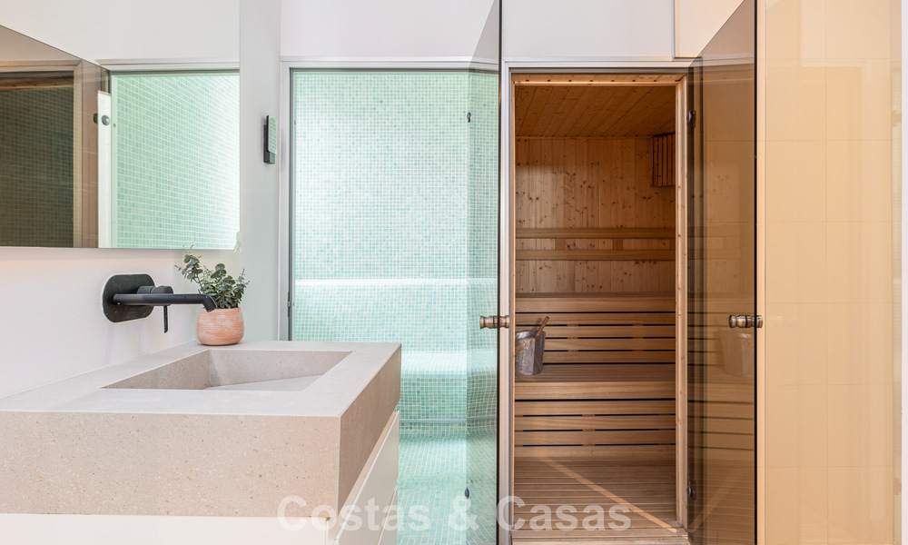 Contemporary villa for sale within walking distance of the beach and amenities in Marbella city 783517