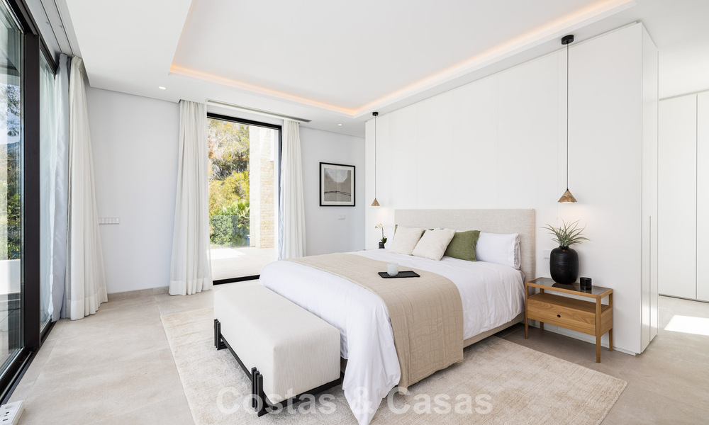 Contemporary villa for sale within walking distance of the beach and amenities in Marbella city 783523