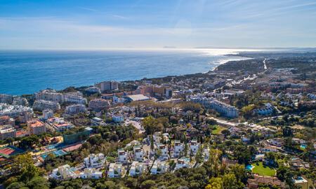Contemporary villa for sale within walking distance of the beach and amenities in Marbella city 783593