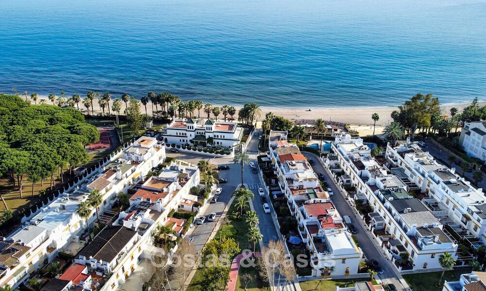 Luxuriously renovated Mediterranean-style townhouse for sale on the beachside of Marbella's Golden Mile 782811