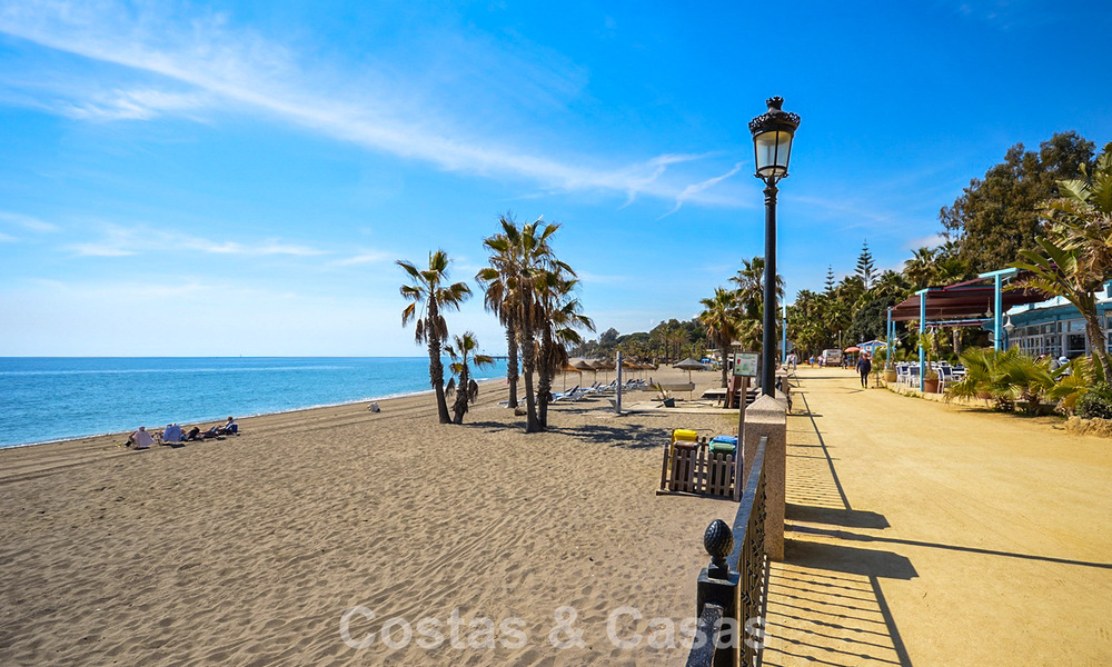 Mediterranean-style townhouses for sale on the beachside of Marbella's Golden Mile 792330
