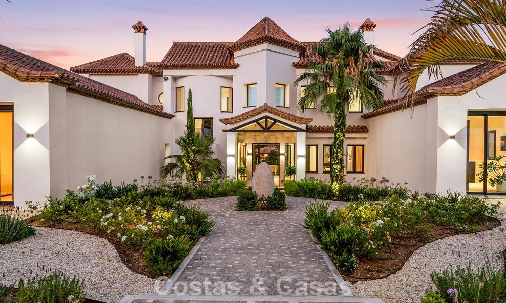 Frontline golf villa with golf and sea views for sale in the prestigious 5* golf resort in Marbella - Benahavis 783361