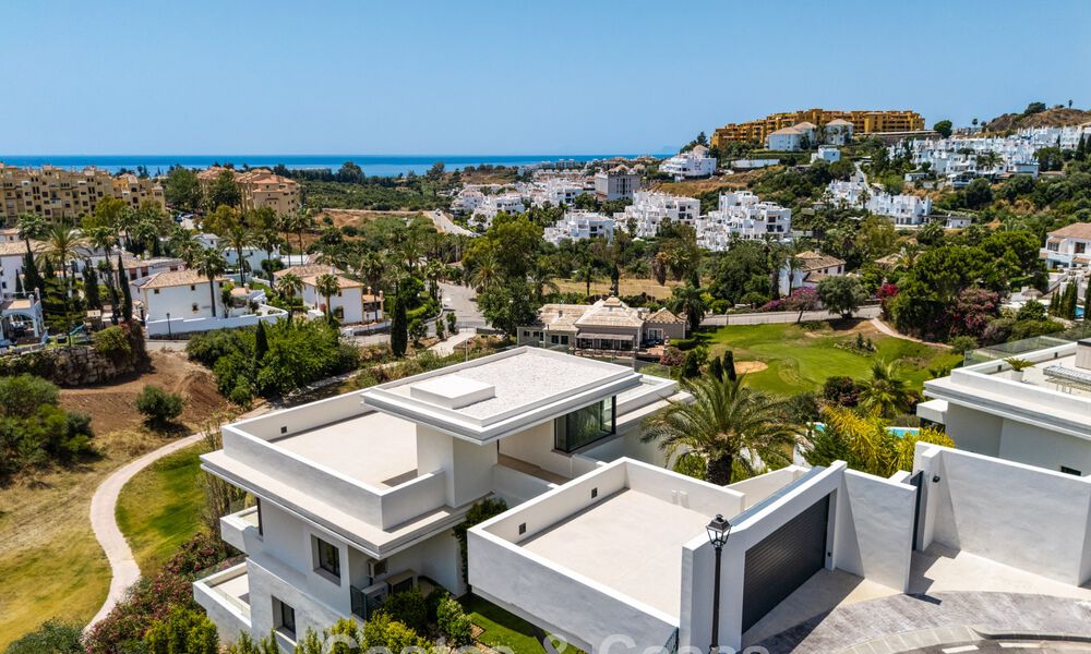Move-in ready, contemporary luxury villa for sale adjacent to the golf course on the New Golden Mile between Marbella and Estepona 783276