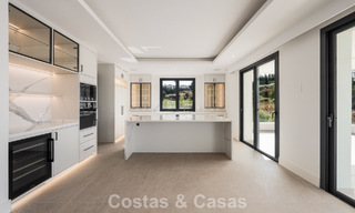 Move-in ready, contemporary luxury villa for sale adjacent to the golf course on the New Golden Mile between Marbella and Estepona 783285 