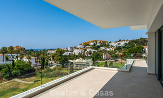 Move-in ready, contemporary luxury villa for sale adjacent to the golf course on the New Golden Mile between Marbella and Estepona 783304 
