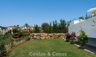 Move-in ready, contemporary luxury villa for sale adjacent to the golf course on the New Golden Mile between Marbella and Estepona 783306 