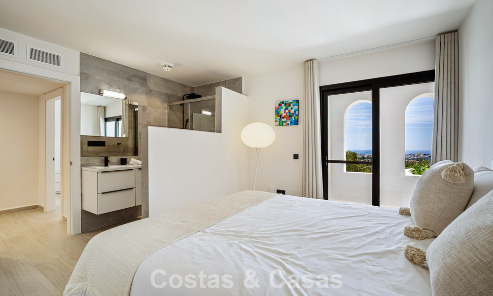 Luxurious contemporanean Mediterranean villa for sale in the hills of Nueva Andalucia, Marbella 783220