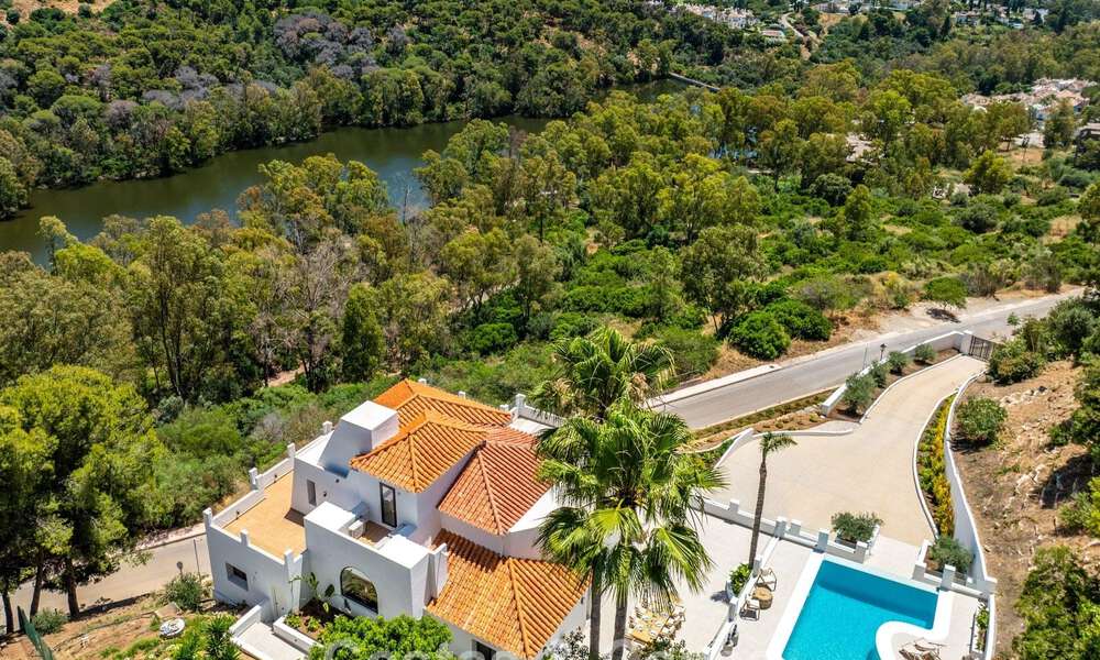 Luxurious contemporanean Mediterranean villa for sale in the hills of Nueva Andalucia, Marbella 783228