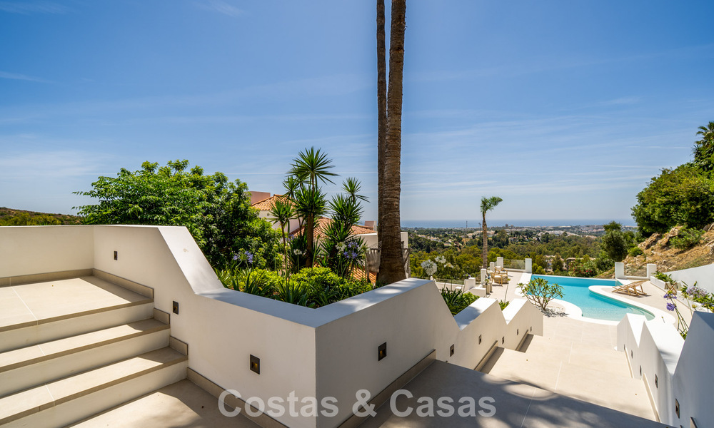 Luxurious contemporanean Mediterranean villa for sale in the hills of Nueva Andalucia, Marbella 783239