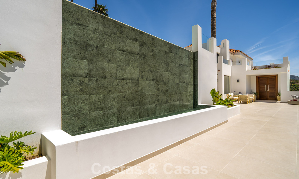 Luxurious contemporanean Mediterranean villa for sale in the hills of Nueva Andalucia, Marbella 783241