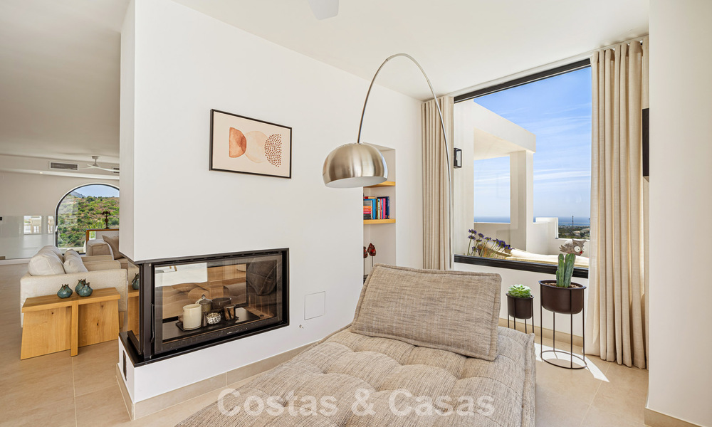Luxurious contemporanean Mediterranean villa for sale in the hills of Nueva Andalucia, Marbella 783243