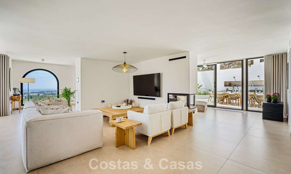 Luxurious contemporanean Mediterranean villa for sale in the hills of Nueva Andalucia, Marbella 783245