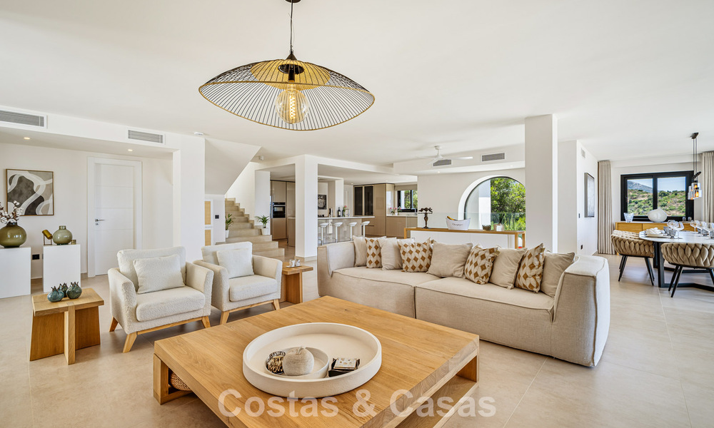 Luxurious contemporanean Mediterranean villa for sale in the hills of Nueva Andalucia, Marbella 783252