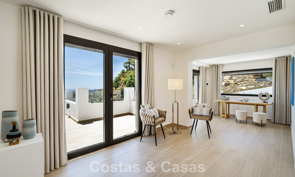 Luxurious contemporanean Mediterranean villa for sale in the hills of Nueva Andalucia, Marbella 783257