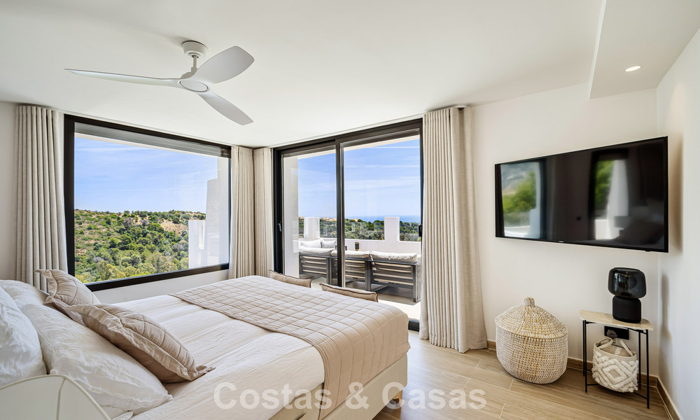 Luxurious contemporanean Mediterranean villa for sale in the hills of Nueva Andalucia, Marbella 783259