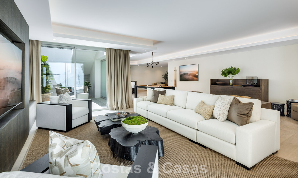 Impressive luxury villa with grass tennis court for sale close to all amenities on Marbella's renowned Golden Mile 782698