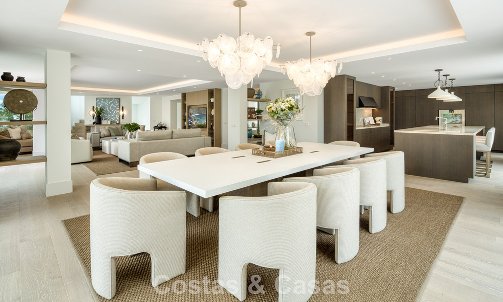 Impressive luxury villa with grass tennis court for sale close to all amenities on Marbella's renowned Golden Mile 782707