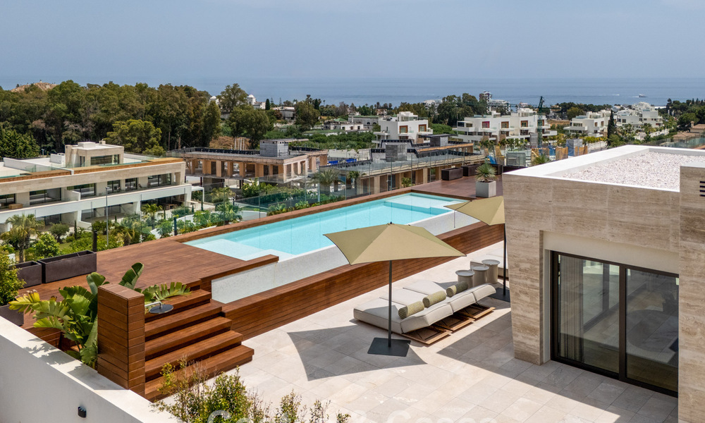 Move-in ready, high-end designer home for sale in a prime resort-style complex on Marbella's Golden Mile 782730