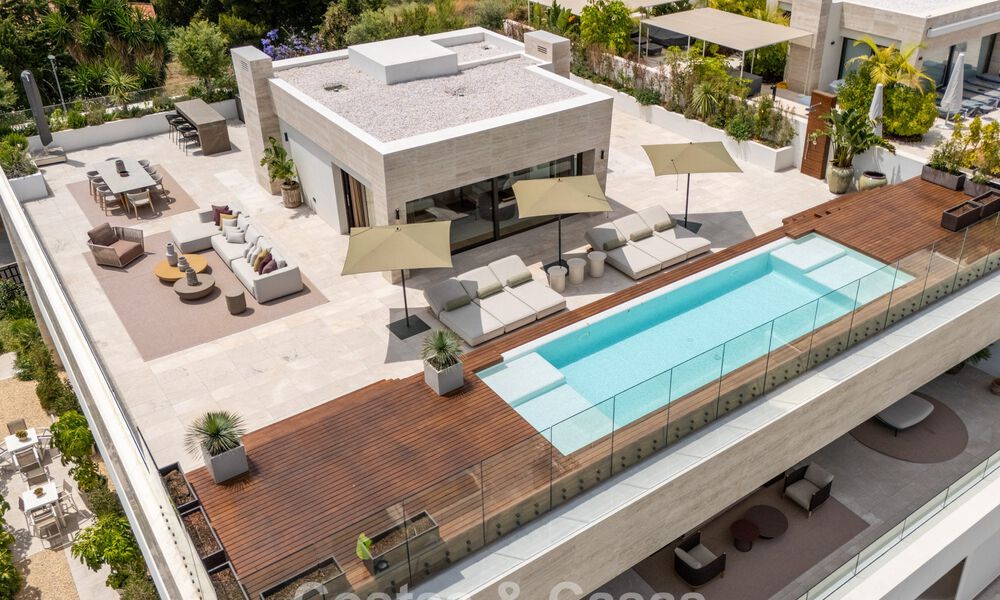 Move-in ready, high-end designer home for sale in a prime resort-style complex on Marbella's Golden Mile 782732