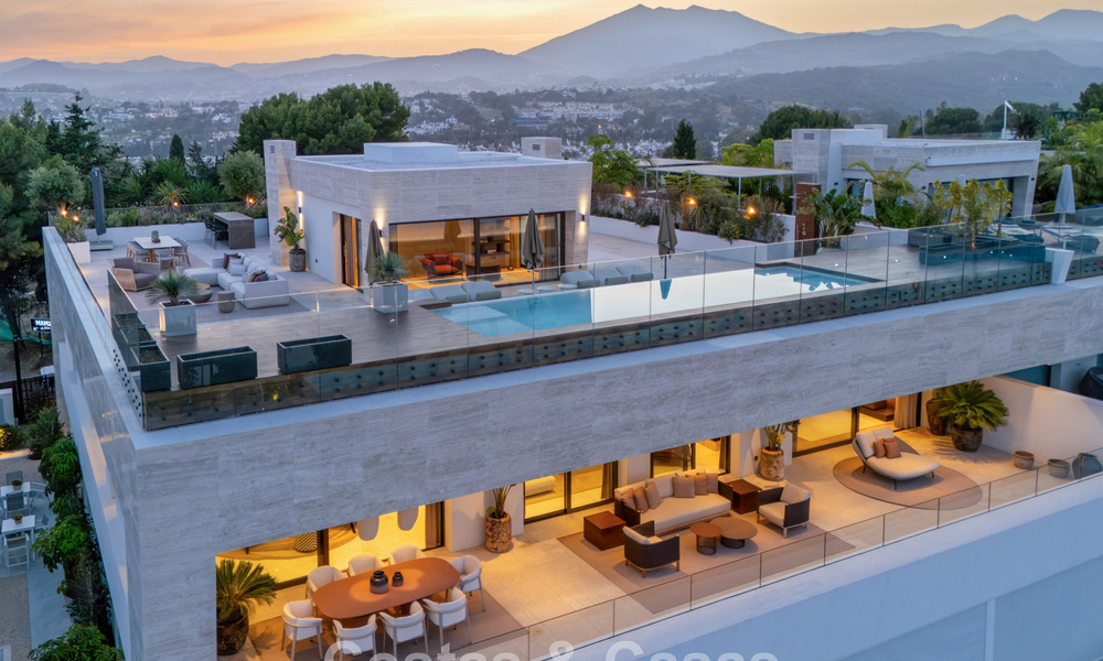 Move-in ready, high-end designer home for sale in a prime resort-style complex on Marbella's Golden Mile 782735