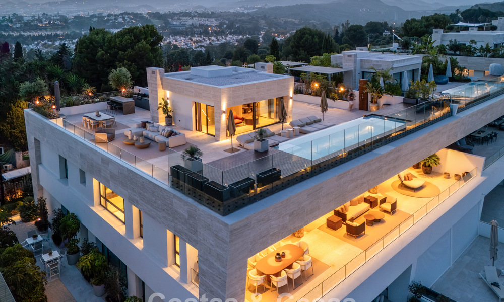 Move-in ready, high-end designer home for sale in a prime resort-style complex on Marbella's Golden Mile 782737