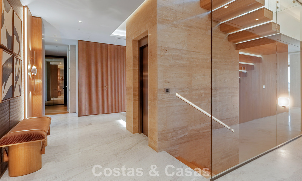 Move-in ready, high-end designer home for sale in a prime resort-style complex on Marbella's Golden Mile 782745