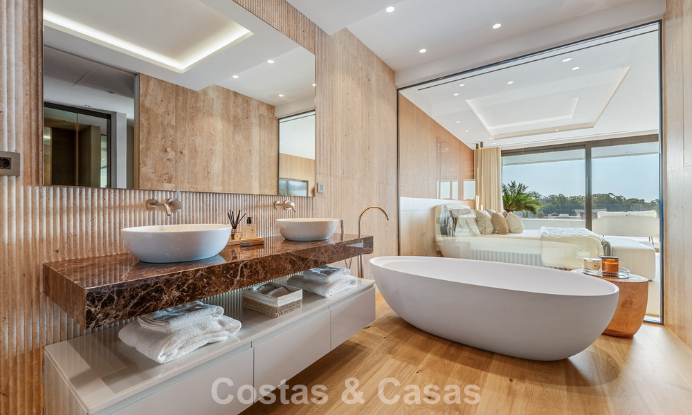 Move-in ready, high-end designer home for sale in a prime resort-style complex on Marbella's Golden Mile 782752