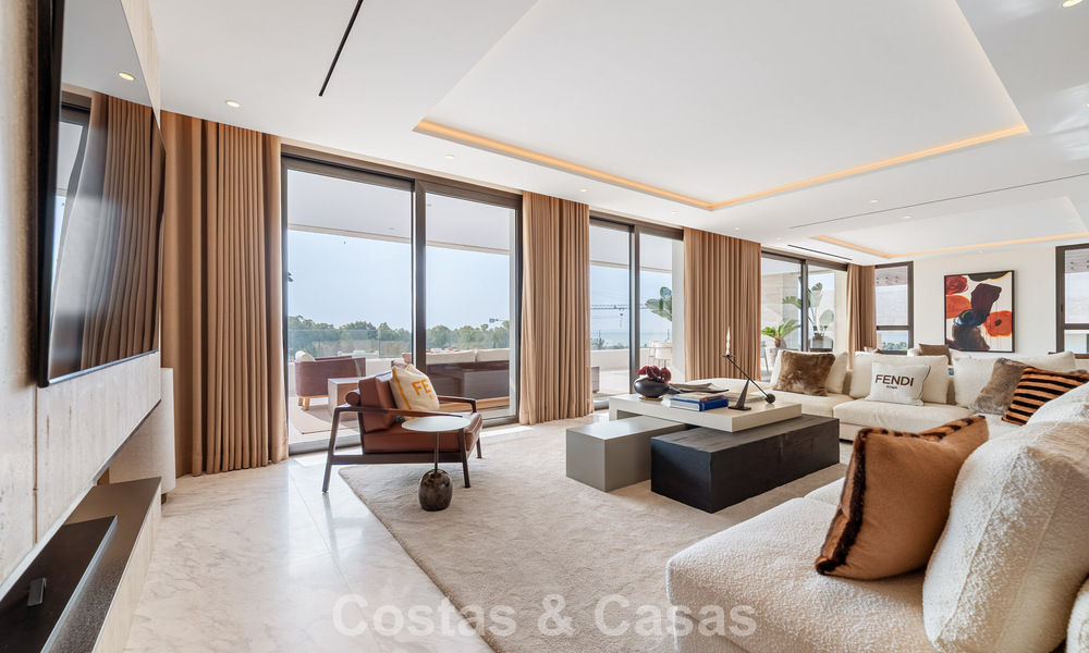 Move-in ready, high-end designer home for sale in a prime resort-style complex on Marbella's Golden Mile 782756