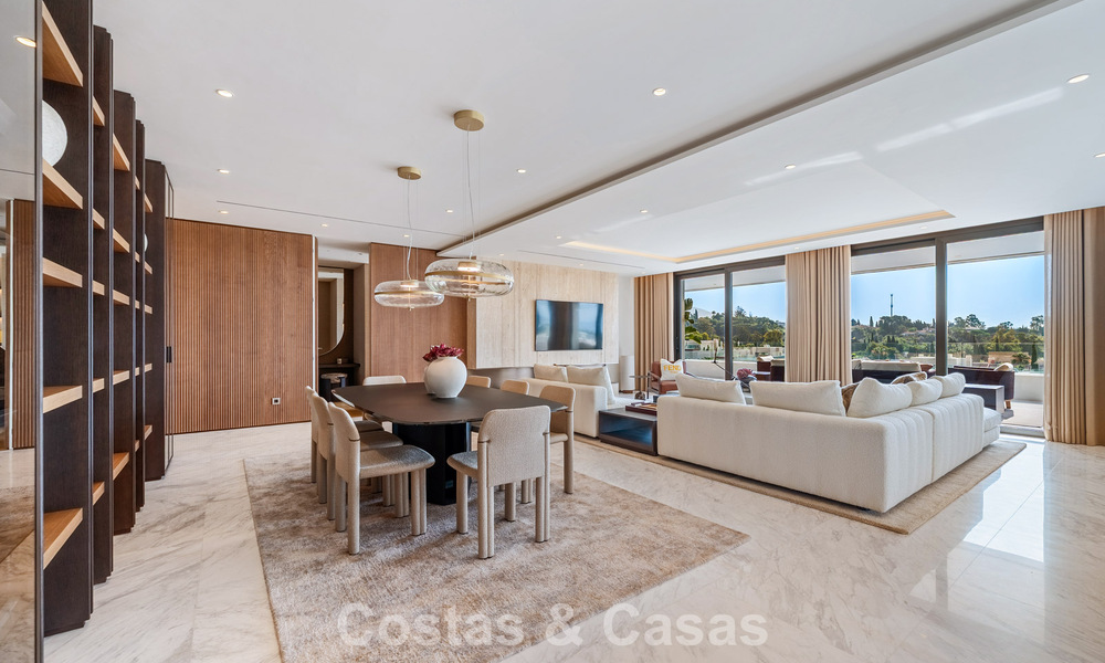 Move-in ready, high-end designer home for sale in a prime resort-style complex on Marbella's Golden Mile 782757