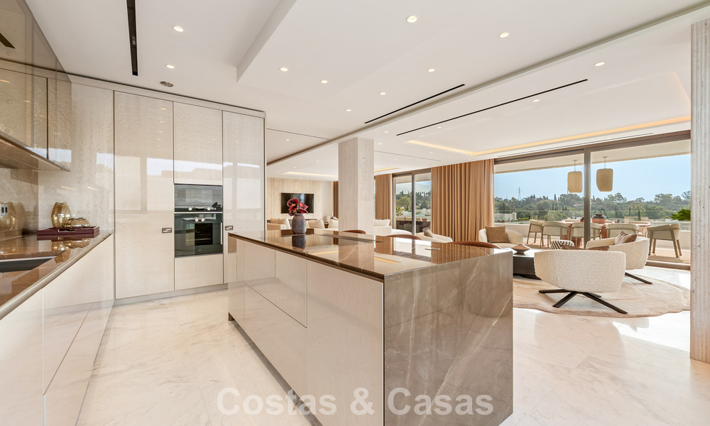Move-in ready, high-end designer home for sale in a prime resort-style complex on Marbella's Golden Mile 782760