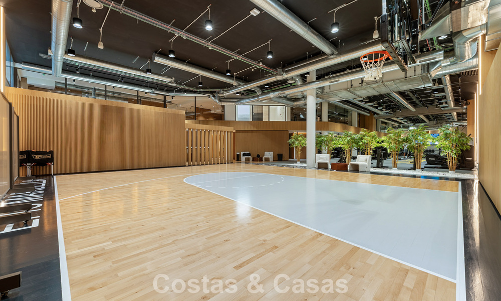 Move-in ready, high-end designer home for sale in a prime resort-style complex on Marbella's Golden Mile 782766