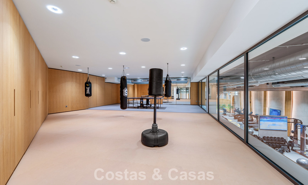 Move-in ready, high-end designer home for sale in a prime resort-style complex on Marbella's Golden Mile 782769