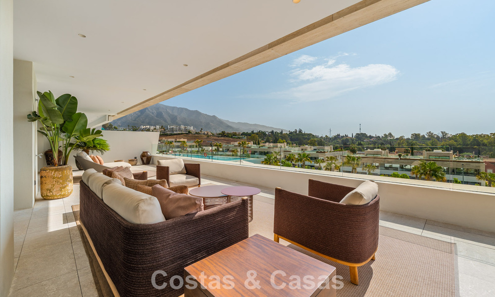 Move-in ready, high-end designer home for sale in a prime resort-style complex on Marbella's Golden Mile 782771