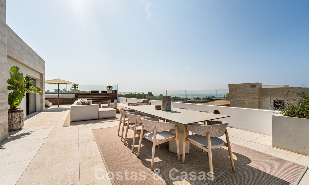 Move-in ready, high-end designer home for sale in a prime resort-style complex on Marbella's Golden Mile 782775