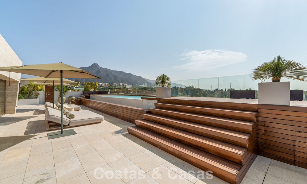Move-in ready, high-end designer home for sale in a prime resort-style complex on Marbella's Golden Mile 782776
