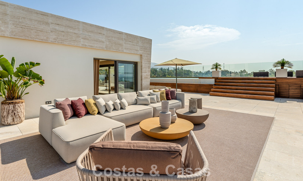 Move-in ready, high-end designer home for sale in a prime resort-style complex on Marbella's Golden Mile 782777