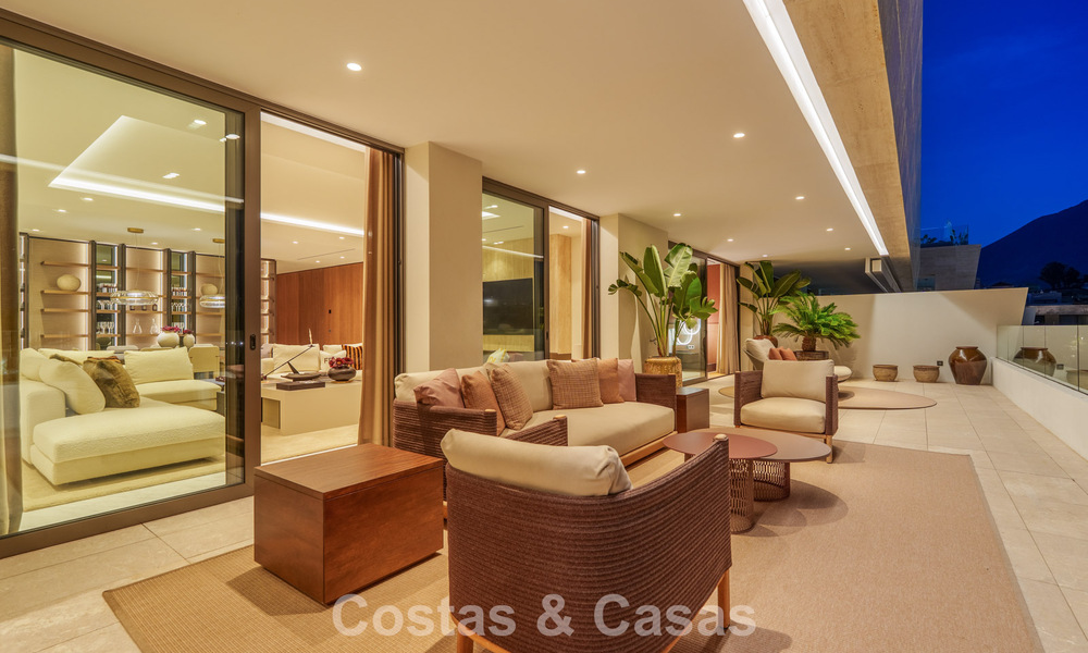 Move-in ready, high-end designer home for sale in a prime resort-style complex on Marbella's Golden Mile 782791