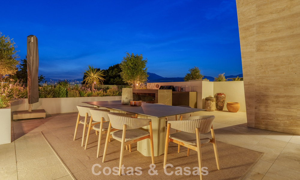 Move-in ready, high-end designer home for sale in a prime resort-style complex on Marbella's Golden Mile 782797