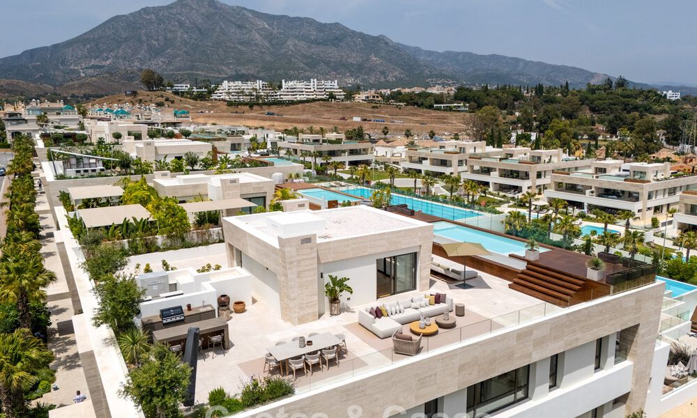 Move-in ready, high-end designer home for sale in a prime resort-style complex on Marbella's Golden Mile 782798